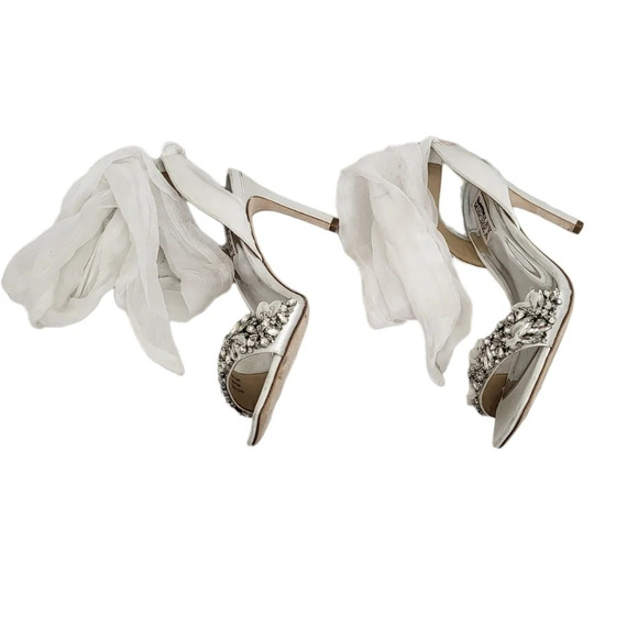 BADGLEY MISCHKA Bobbie Statement Bow Strap Stiletto White - Picture 6 of 7